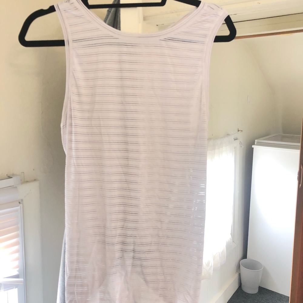 Lululemon white workout tank open back size 8